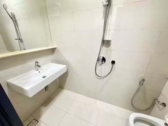 单间出租 • 加冷 •  8 Farrer Suites • S$1900 • 住宅公寓 • 主人房 照片