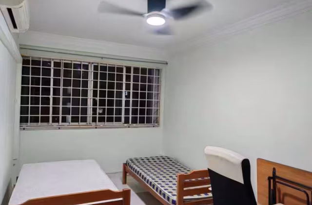 单间出租 • 芽笼 • 427 Choa Chu Kang Avenue 4 • S$800 • 3房(2臥室) • 普通房