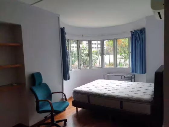 房屋出售 • 欧南 • 92A Pipit Road • S$888000 • 4房(3臥室) • 1087ft² / 100m² 照片