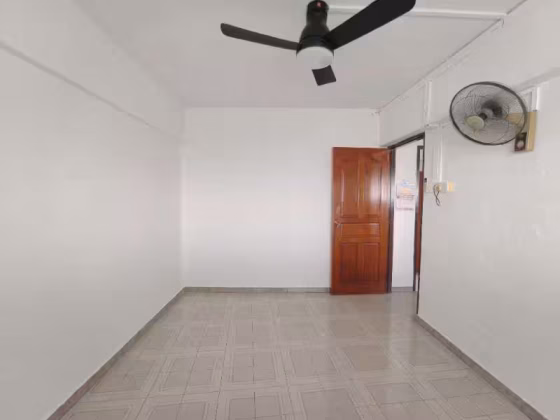 单间出租 • 裕廊东 • 310 Jurong East Street 32 • S$800 • 4房(3臥室) • 普通房 照片