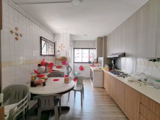 单间出租 • 裕廊东 • 310 Jurong East Street 32 • S$800 • 4房(3臥室) • 普通房 照片