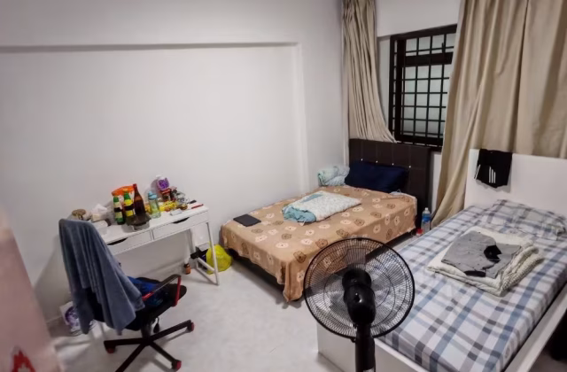 单间出租 • 裕廊西 • 623 Jurong West Street 61 • S$550 • 4房(3臥室) • 床位出租