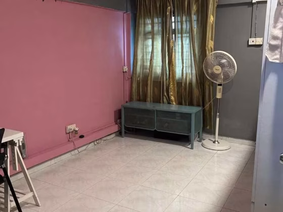 单间出租 • 红山 • 61 Telok Blangah Heights • S$1350 • 3房(2臥室) • 主人房 照片