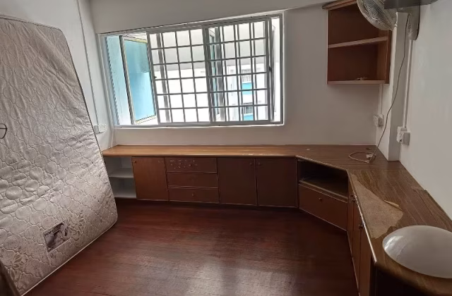 单间出租 • 淡滨尼 • 111 Tampines Street 11 • S$1200 • 3房(2臥室) • 普通房