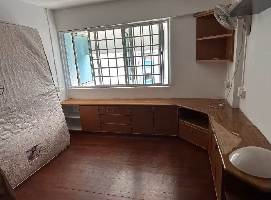 单间出租 • 淡滨尼 • 111 Tampines Street 11 • S$1200 • 3房(2臥室) • 普通房 照片