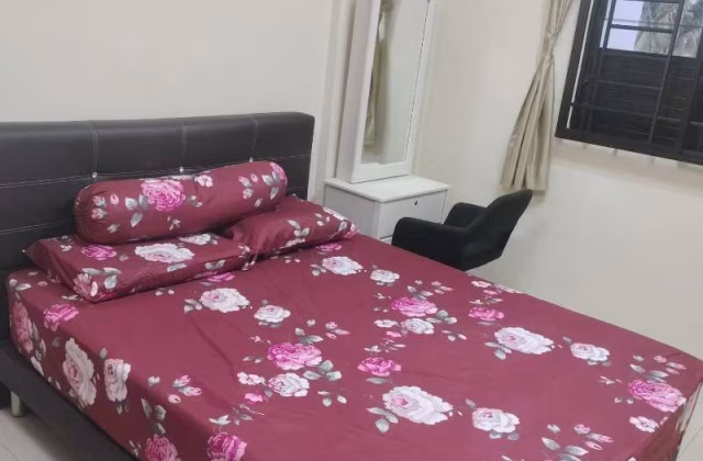 单间出租 • 兀兰 • 206 Marsiling Drive • S$1000 • 3房(2臥室) • 普通房