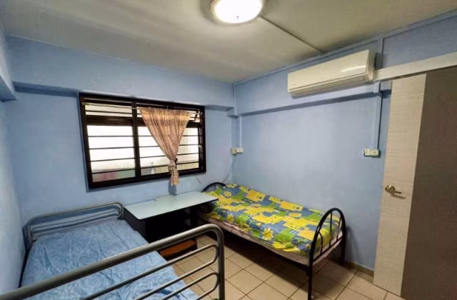 单间出租 • 义顺 • 329 Yishun Ring Road • S$1000 • 4房(3臥室) • 普通房