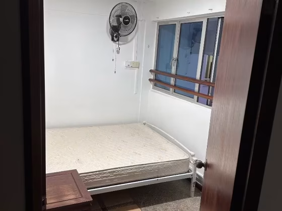 单间出租 • 淡滨尼 • 111 Tampines Street 11 • S$1200 • 4房(3臥室) • 普通房 照片