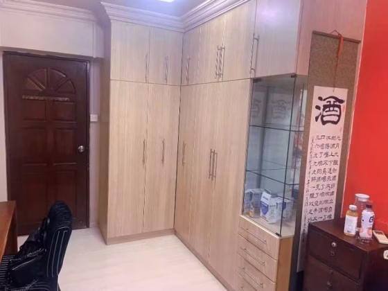 单间出租 • 淡滨尼 • 505 Tampines Central 1 • S$1300 • 5房(4臥室) • 普通房 照片