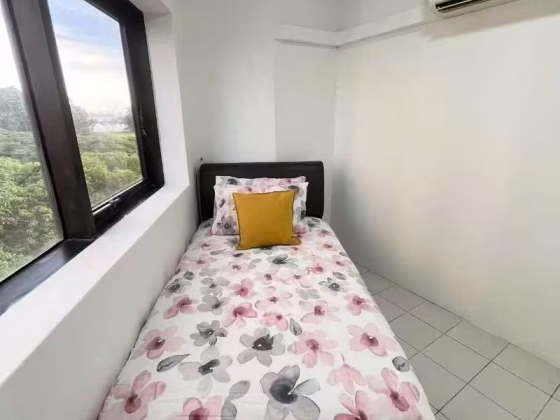 单间出租 • 勿洛 •  Bayshore Park • S$1050 • 住宅公寓 • 普通房 照片