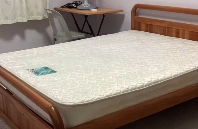 单间出租 • 实龙岗 • 330 Serangoon Avenue 3 • S$1000 • 4房(3臥室) • 普通房