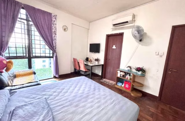 单间出租 • 裕廊东 •  Parc Oasis • S$1800 • 共管公寓 • 主人房