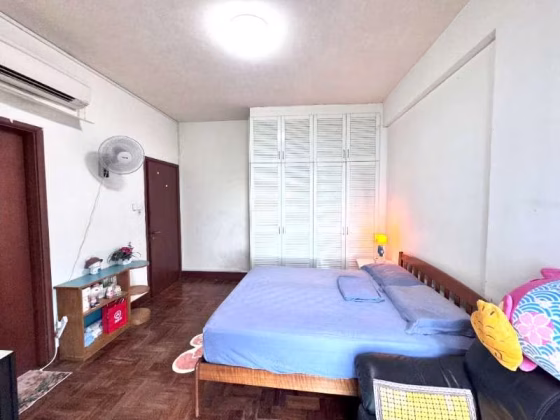 单间出租 • 裕廊东 •  Parc Oasis • S$1800 • 共管公寓 • 主人房 照片