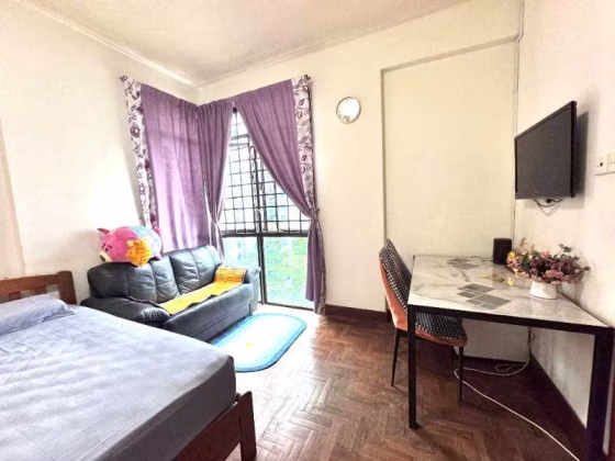 单间出租 • 裕廊东 •  Parc Oasis • S$1800 • 共管公寓 • 主人房 照片