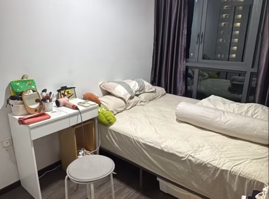 单间出租 • 义顺 •  Symphony Suites • S$1400 • 共管公寓 • 普通房 照片
