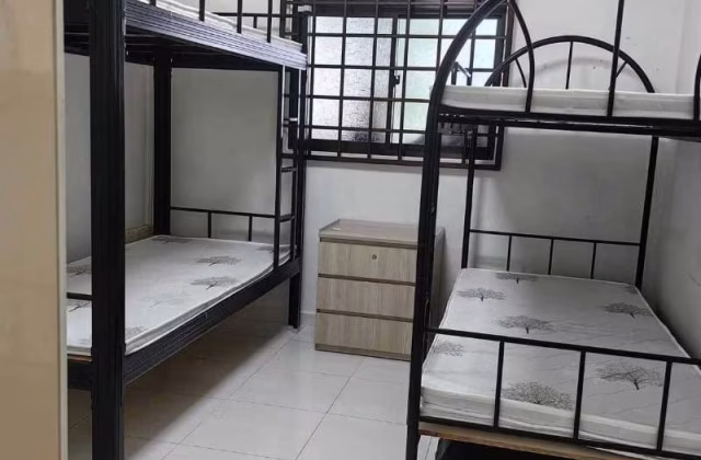 单间出租 • 武吉巴督 • 361 Bukit Batok Street 31 • S$450 • 3房(2臥室) • 床位出租