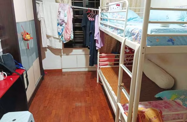 单间出租 • 裕廊西 • 986B Jurong West Street 93 • S$950 • 3房(2臥室) • 普通房