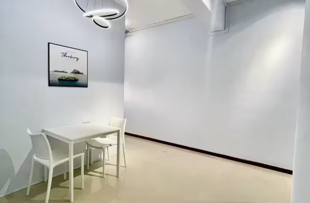 单间出租 • 芽笼 •  Lorong 8 Geylang • S$900 • 住宅公寓 • 普通房