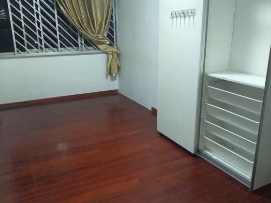 单间出租 • 淡滨尼 • 871A Tampines Street 84 • S$1200 • 4房(3臥室) • 佣人房 照片