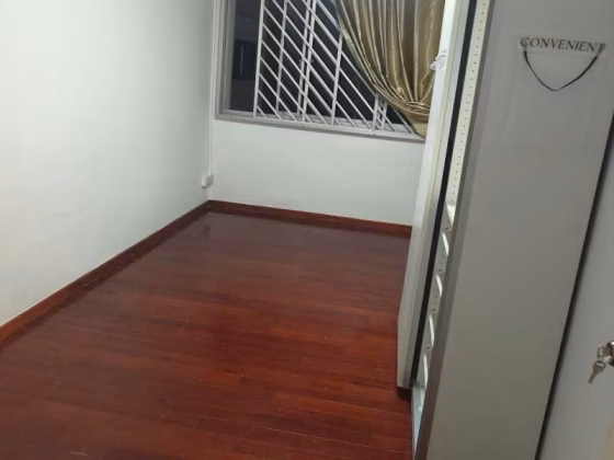 单间出租 • 淡滨尼 • 871A Tampines Street 84 • S$1200 • 4房(3臥室) • 佣人房 照片