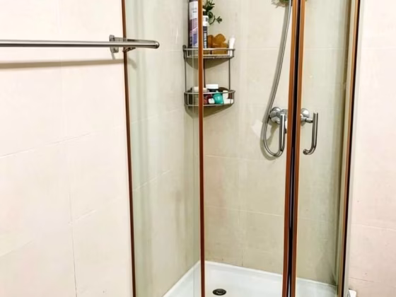 单间出租 • 诺维娜 • 45 Jalan Bahagia • S$950 • 3房(2臥室) • 普通房 照片