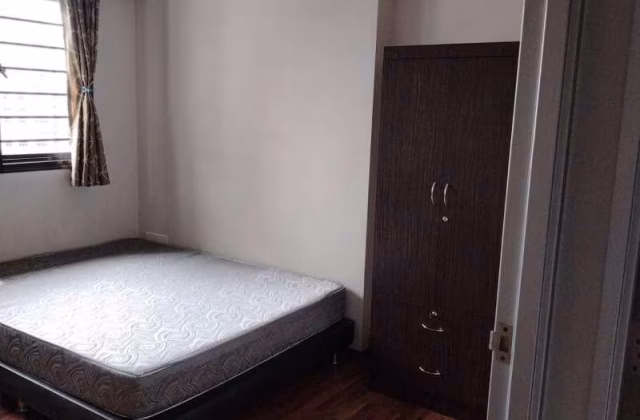 单间出租 • 榜鹅 • 120B Edgedale Plains • S$750 • 4房(3臥室) • 普通房