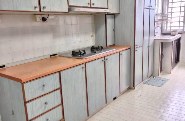整套出租 • 勿洛 • 8 Bedok South Avenue 2 • S$3500 • 4房(3臥室) • 882ft² / 81m²