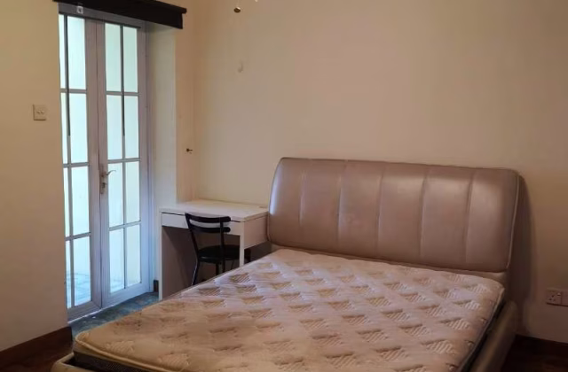单间出租 • 裕廊西 • YUNNAN CRESCENT (638341) • S$1400 • 联排排屋 • 普通房