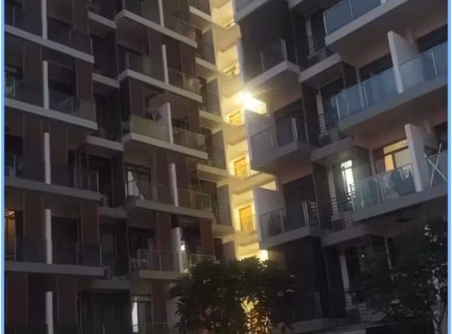 单间出租 • 后港 •  Midtown Residences • S$900 • 住宅公寓 • 佣人房 照片