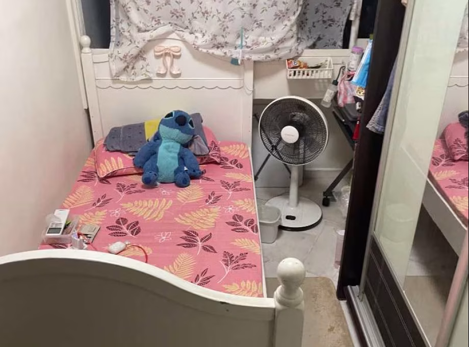 单间出租 • 裕廊东 • 278 Toh Guan Road • S$700 • 3房(2臥室) • 佣人房 照片