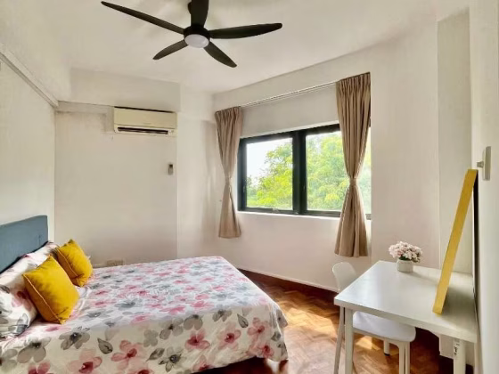 单间出租 • 勿洛 •  Bayshore Park • S$1050 • 住宅公寓 • 普通房 照片