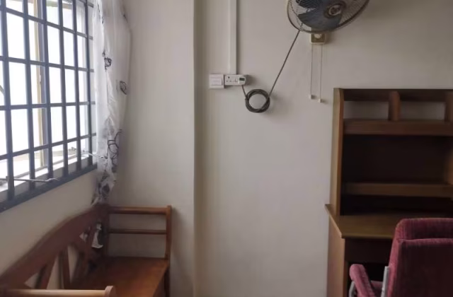 单间出租 • 义顺 • 794 Yishun Ring Road • S$1100 • 4房(3臥室) • 主人房
