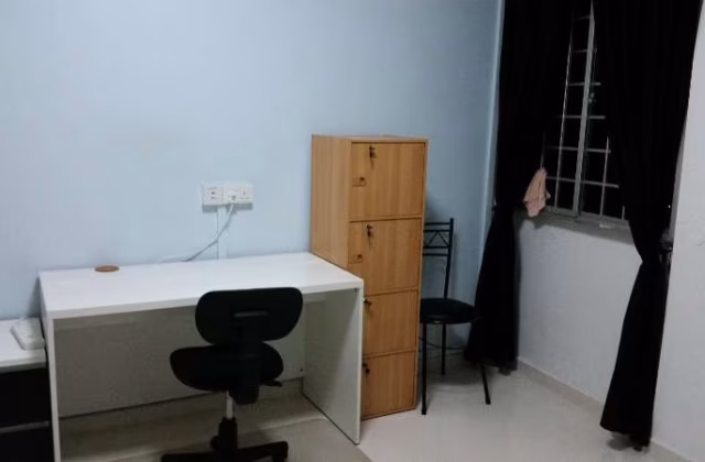 单间出租 • 义顺 • 296 Yishun Street 20 • S$600 • 3房(2臥室) • 普通房