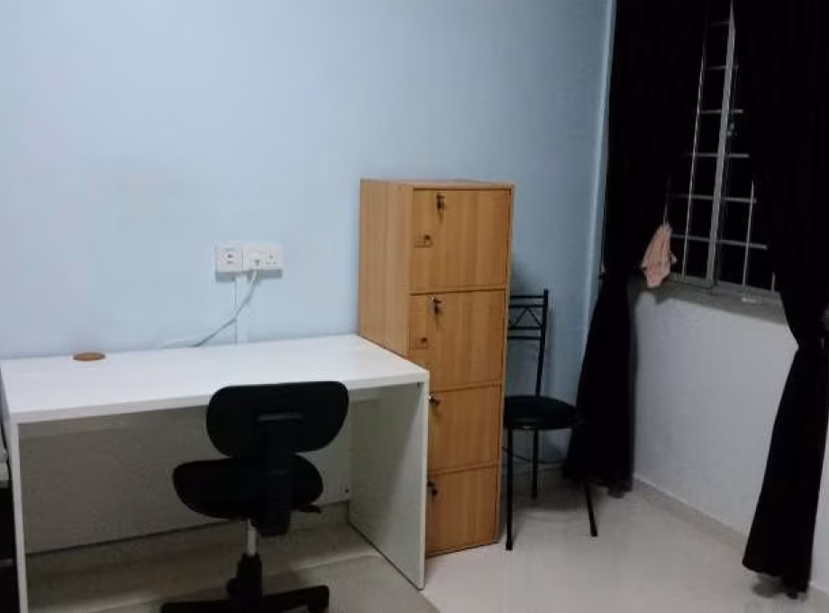 单间出租 • 义顺 • 296 Yishun Street 20 • S$600 • 3房(2臥室) • 普通房 照片