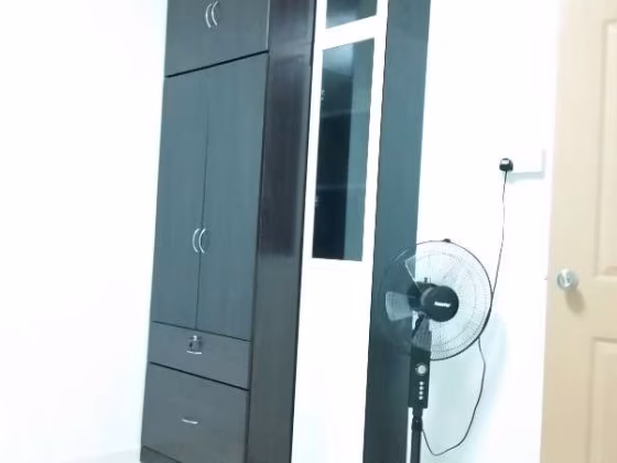 单间出租 • 义顺 • 296 Yishun Street 20 • S$600 • 3房(2臥室) • 普通房 照片
