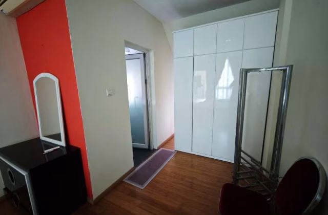 单间出租 • 芽笼 • JALAN CHENGKEK (369250) • S$1600 • 联排排屋 • 主人房