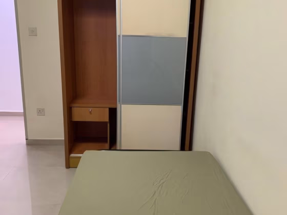 单间出租 • 女皇镇 • 52 Strathmore Avenue • S$1000 • 4房(3臥室) • 普通房 照片