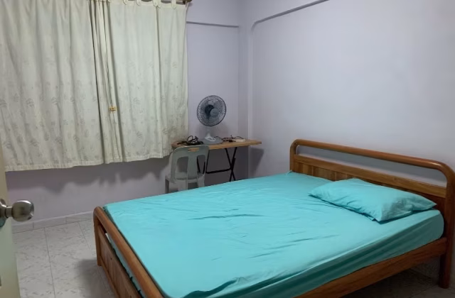 单间出租 • 实龙岗 • 330 Serangoon Avenue 3 • S$1000 • 4房(3臥室) • 普通房