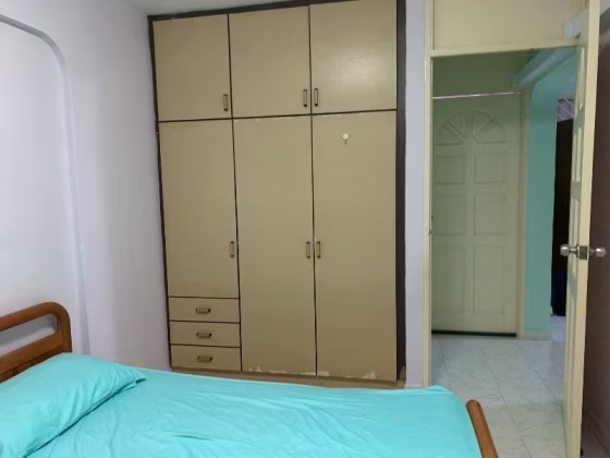 单间出租 • 实龙岗 • 330 Serangoon Avenue 3 • S$1000 • 4房(3臥室) • 普通房 照片