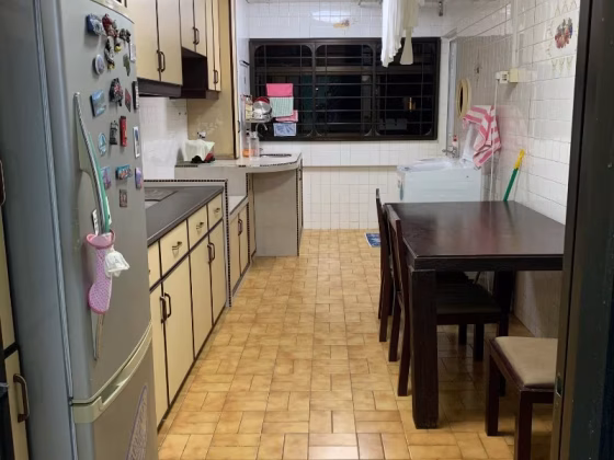 单间出租 • 实龙岗 • 330 Serangoon Avenue 3 • S$1000 • 4房(3臥室) • 普通房 照片