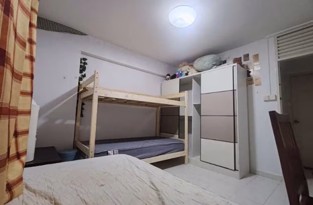 单间出租 • 后港 • 566 Hougang Street 51 • S$360 • 5房(4臥室) • 床位出租