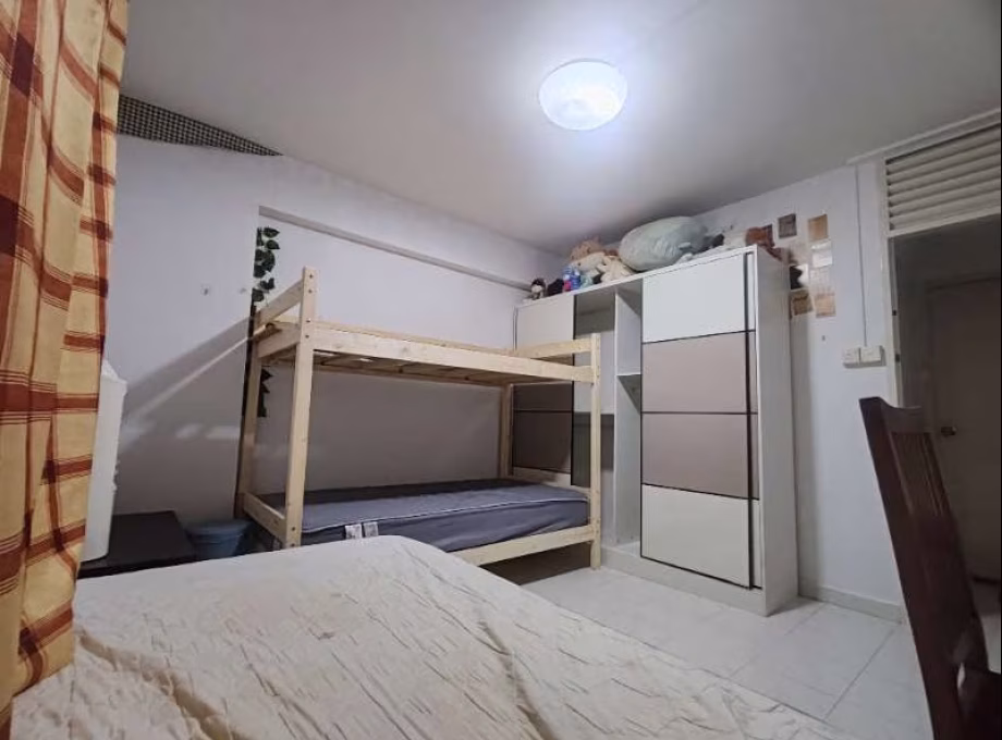 单间出租 • 后港 • 566 Hougang Street 51 • S$360 • 5房(4臥室) • 床位出租 照片