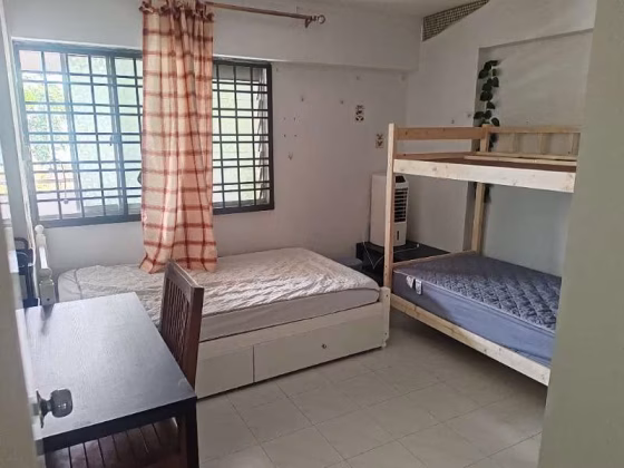 单间出租 • 后港 • 566 Hougang Street 51 • S$360 • 5房(4臥室) • 床位出租 照片