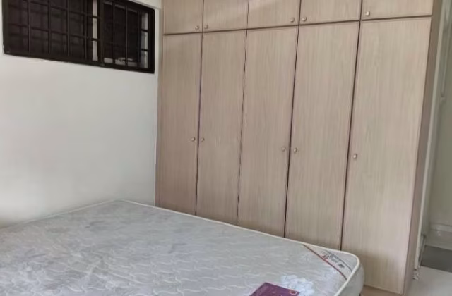 单间出租 • 巴西立 • 512 Pasir Ris Street 52 • S$1250 • 5房(4臥室) • 主人房