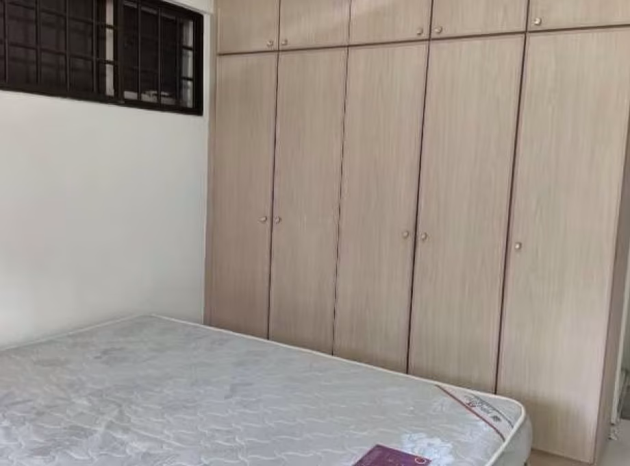 单间出租 • 巴西立 • 512 Pasir Ris Street 52 • S$1250 • 5房(4臥室) • 主人房 照片