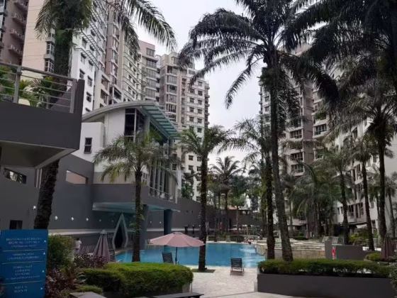 单间出租 • 后港 •  The Florida • S$1200 • 共管公寓 • 普通房 照片