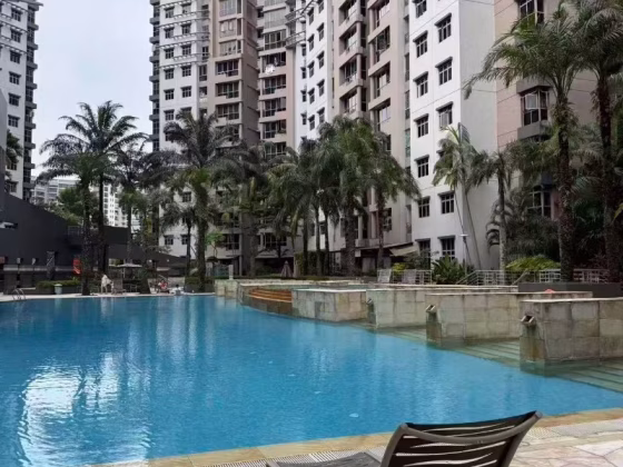 单间出租 • 后港 •  The Florida • S$1200 • 共管公寓 • 普通房 照片