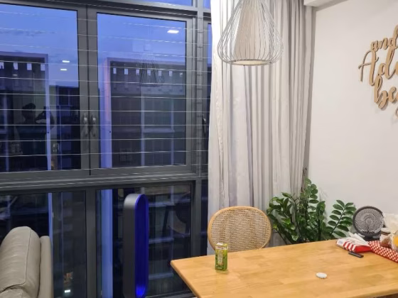 单间出租 • 义顺 •  Symphony Suites • S$1200 • 住宅公寓 • 普通房 照片