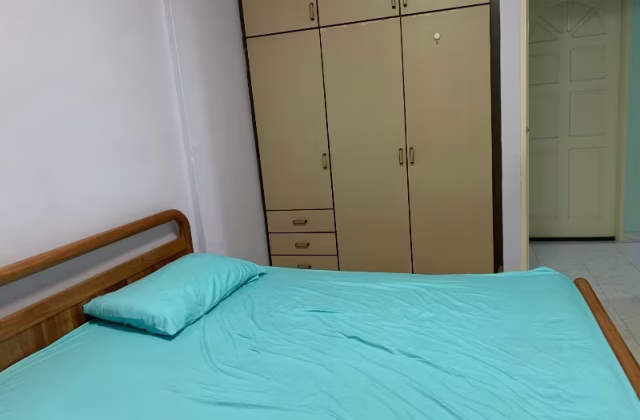 单间出租 • 实龙岗 • 330 Serangoon Avenue 3 • S$1000 • 4房(3臥室) • 普通房