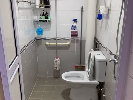 单间出租 • 实龙岗 • 330 Serangoon Avenue 3 • S$1000 • 4房(3臥室) • 普通房 照片